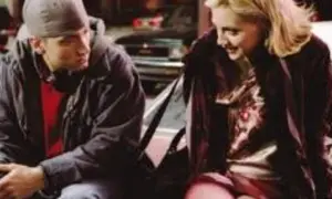 Brittany Murphy i Eminem w scenie z filmu "8. Mila".
