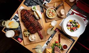 Gdzie zjeść przy Jasnej Górze? Odkryj najlepsze restauracje i smaki