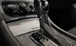 Palanca de cambios de un Mercedes C 200 CDI, con selector de modos (W/S) y marchas (P/R/N/D+). Posibles problemas en la transmisión.
