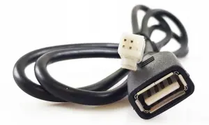 Jak podłączyć pendrive do radia samochodowego bez USB - proste metody