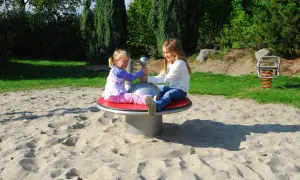 Ile kosztuje certyfikat na plac zabaw? Sprawdź ceny inspekcji.