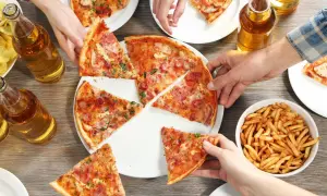 Ile kalorii ma kawałek pizzy? Sprawdź ranking i rady