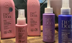 Jak używać serum do włosów, aby uniknąć zniszczeń i uzyskać blask