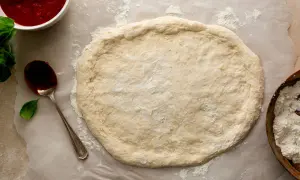 La pâte à pizza rapide inratable : votre secret pour ce soir