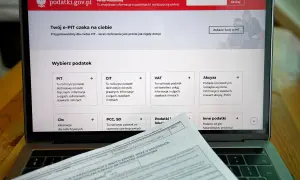 Jak pobrać PIT-11 przez internet i uniknąć problemów z rozliczeniem