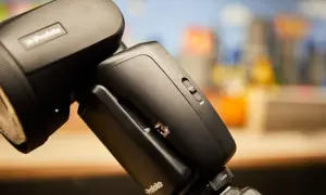 Dwa czarne Profoto z przełącznikiem TTL/MAN. Idealne do każdej sesji fotograficznej.