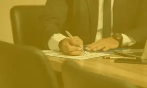 Czy trzeba odpowiadać na pismo od adwokata? Poznaj konsekwencje braku reakcji