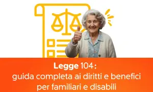 Donna anziana sorridente con pollice in su, accanto a un'icona di bilancia della giustizia. Testo: Legge 104: guida completa ai diritti e benefici per familiari e disabili.