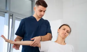 Fizjoterapeuta: Kim jest i jak pomoże? Pełny przewodnik dla pacjenta