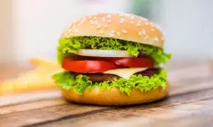 Ile waży burger? Od 219g do 500g cała prawda o wadze