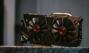 Tarjeta gráfica ASUS con dos ventiladores, ideal para saber que tarjeta gráfica tengo y mejorar tu PC.