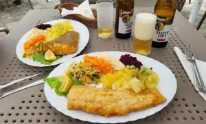 Kąty Rybackie: Gdzie zjeść najlepiej? Przewodnik po smakach!