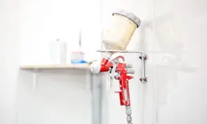Jak ustawić pistolet do malowania? Poradnik krok po kroku