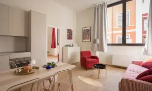 Nowoczesne mieszkanie z kuchnią, jadalnią i salonem. Idealne na pobyt, gdy zastanawiasz się, airbnb co to.