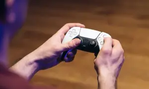 Jak podłączyć PS5 do laptopa i cieszyć się płynną rozgrywką