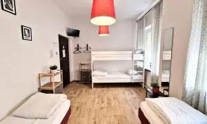 Noclegi w Warszawie: Ile kosztuje hotel, hostel, apartament? Poradnik