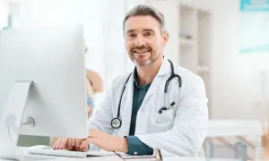 Urolog gdzie najszybciej? Znajdź pomoc w 24h: NFZ, prywatnie, SOR