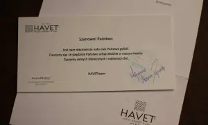 Miłe powitanie gości na imprezie w hotelu HAVET. Cieszymy się, że spędzicie Państwo urlop u nas.