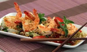 Salade de crevettes thaï : le secret d'une recette fraîche et rapide