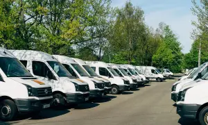 Stawki za kilometr bus 3.5t: Oblicz rentowność i uniknij strat!
