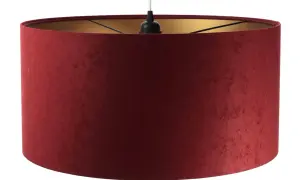 Elegancki abażur w kolorze bordo z welurowym wykończeniem i złotym wnętrzem. Idealny na wesele bordo i złoto, dodaje blasku.