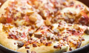 Jak zrobić pizzę na patelni w 15 minut i uniknąć błędów
