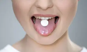 Antybiotyk na zapalenie jamy ustnej? Kiedy tak, a kiedy nie!