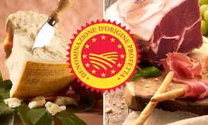 Parmesan und Prosciutto, zwei Köstlichkeiten des dop italien. Ein Genuss für Gaumen und Augen.