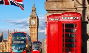 Londyn: czerwone budki telefoniczne, piętrowe autobusy i Big Ben. Zastanawiasz się, ile pieniędzy zabrać do Londynu?