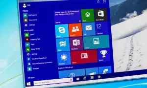 Menu Start systemu Windows z kafelkami aplikacji, gotowe do aktualizacji oprogramowania.