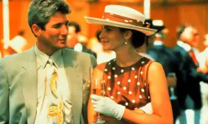 Julia Roberts w filmach, w tym w tej scenie z Richardem Gere, zachwyca elegancją.