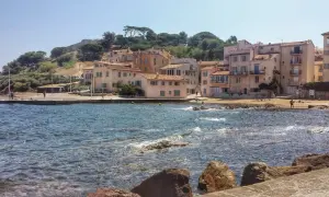 Saint-Tropez: Atrakcje, plaże, życie nocne. Przewodnik po Lazurowym Wybrzeżu