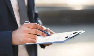 Kontrola NFZ ile lat wstecz? Sprawdź, co musisz wiedzieć, aby uniknąć problemów