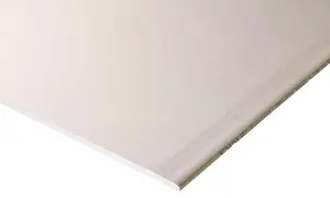 Eine weiße Rigipsplatte mit einer Standard-Rigipsplatten-Dicke, bereit für den Innenausbau.
