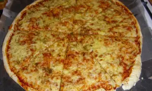 Jak zrobić pizzę margherita: Prosty przepis na idealne ciasto
