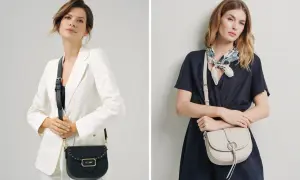 Dwie kobiety prezentują torebki crossbody: czarną z ćwiekami i beżową z ozdobnym kółkiem. Idealne na co dzień.