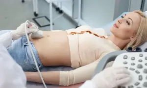Pierwsza wizyta w ciąży: o co pytać ginekologa? Gotowy plan