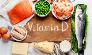 Fonti di vitamina D: salmone, gamberi, uova, pesce, formaggio, latte. Informati su vitamina D3 controindicazioni.