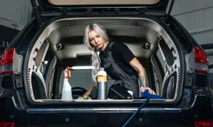 Ile można zarobić na auto detailing? Fakty i różnice w wynagrodzeniach