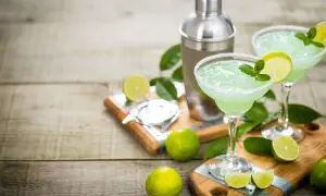 Najlepsze drinki z tequilą: Przepisy, które zachwycą każdego