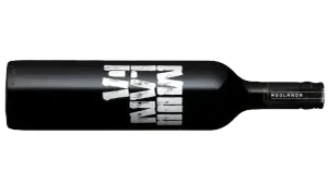 Svart vinflaska med texten "Moolanda" och "V.I.N." i vitt. Perfekt vin till gås.