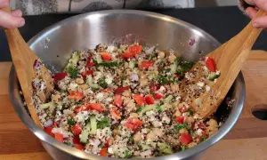 Quinoa-Salat Rezept: Gesund, Schnell & Vielseitig | Dein Guide