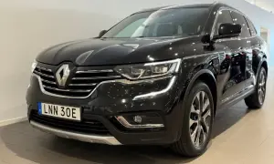 Svart Renault Koleos med registreringsskylten LNN 30E. En bil som kan ha ett Renault Koleos problem, men ser fin ut här.