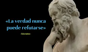 Busto de Sócrates con la frase "La verdad nunca puede refutarse", una de las frases de Sócrates que invita a la reflexión.