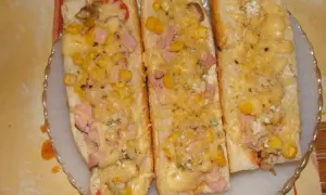 Sekret idealnej domowej zapiekanki z szynką: przepis krok po kroku