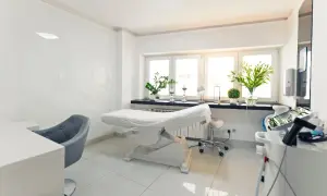 Ile naprawdę kosztuje otwarcie salonu manicure? Sprawdź, jak uniknąć niepotrzebnych wydatków