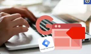 Ręce piszą na laptopie, a obok ikony Google i Google Tag Manager.