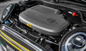 Compartimento del motor de un Mini. Aquí puedes ver cómo saber los caballos de mi coche, observando la potencia y el diseño.