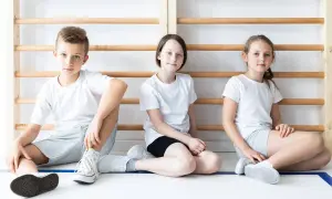 Czy fizjoterapeuta zwolni z WF? Prawda o zwolnieniach lekarskich