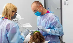 Ile kosztuje znieczulenie u dentysty? Sprawdź ceny i uniknij niepotrzebnych wydatków